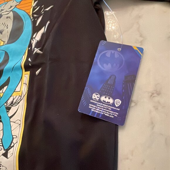 Kid's DC Comics Batman Caped Crusader Retro style Black Graphic T-Shirt New/Tag - Picture 6 of 11